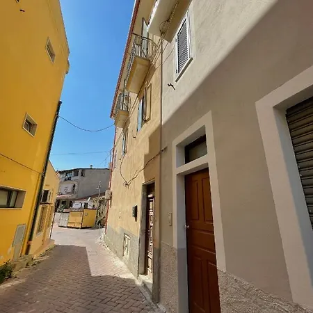 Le Castella Apartment *